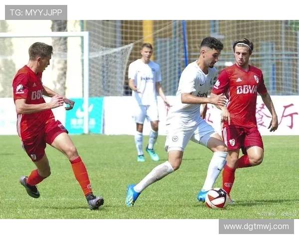 以利雅得新月豪门荣耀追逐亚冠冠军征途展现中东足球无尽激情