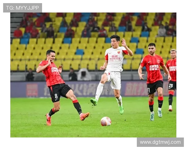 上海海港主场激战再掀高潮全力冲击胜利巩固榜首位置 上海海港主场激战再掀高潮全力冲击胜利巩固榜首位置