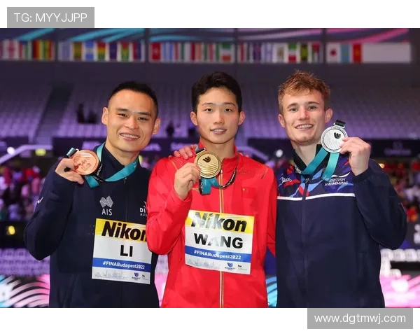 王宗源勇夺世界跳水赛桂冠展现中国青年运动员非凡实力 王宗源勇夺世界跳水赛桂冠展现中国青年运动员非凡实力